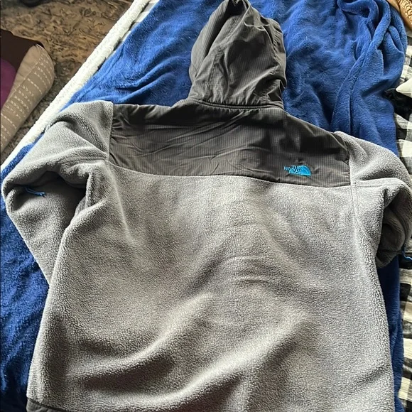 The North Face Men's Gray Fleece Jacket - Picture 4 of 5